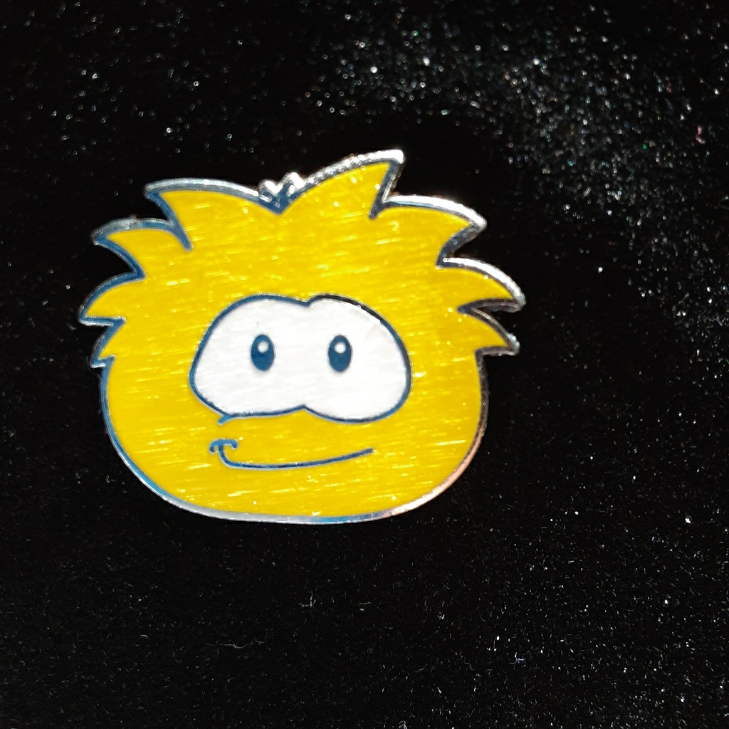 Disney Yellow PuffleClub Penguin Pet Pin Disney Yellow PuffleClub Penguin Pet Pin